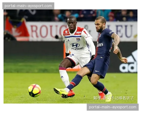 里尔2-0力克兰斯，戴维点射破门锁定欧冠席位关键三分