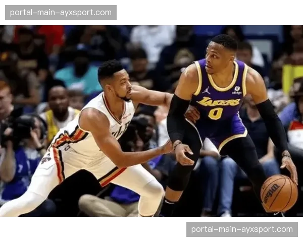 通讯:从垫底到防守中游——记录一支年轻球队如何通过构建低位防守体系实现蜕变 通讯:从垫底到防守中游——记录一支年轻球队如何通过构建低位防守体系实现蜕变