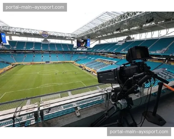 迈阿密硬石体育场完成世界杯标准改造，新增可开合顶棚