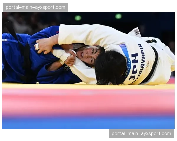 奥运柔道测试赛“Ready Steady Sport”在巴黎举行,重点检验新铺设的榻榻米 奥运柔道测试赛“Ready Steady Sport”在巴黎举行,重点检验新铺设的榻榻米